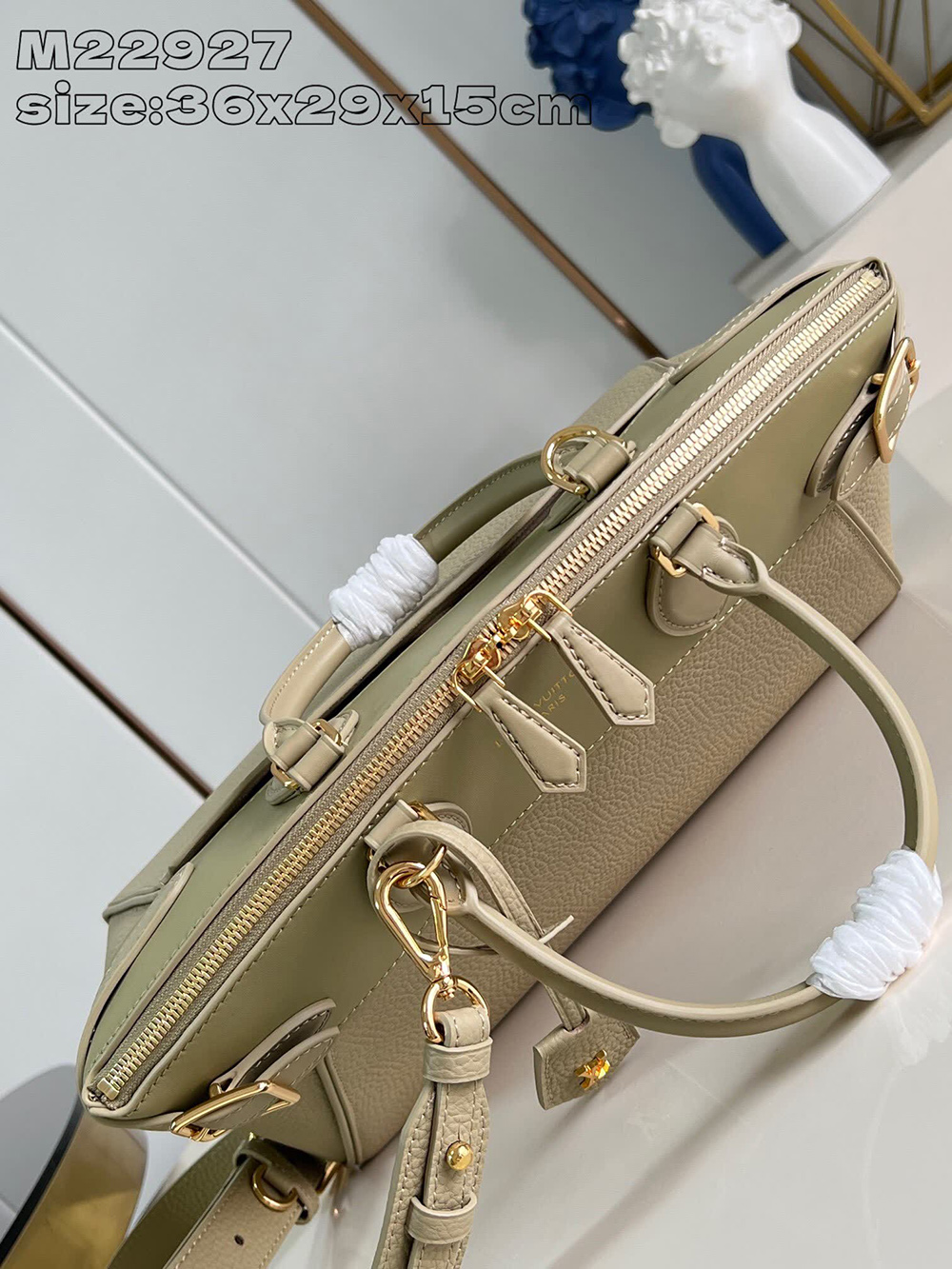 Louis Vuitton Bags M22927 36*29*15cm