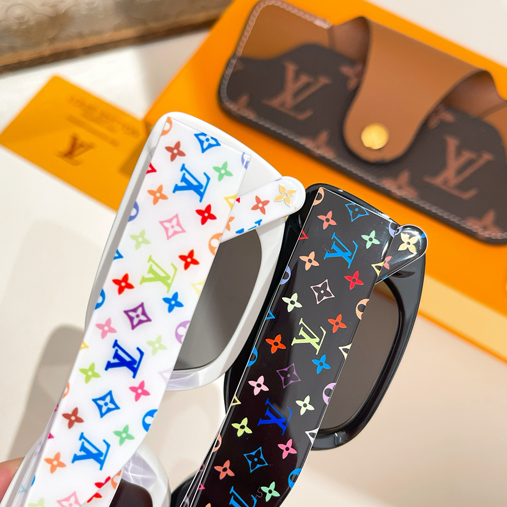 Louis Vuitton & TM Multigram Cat Eye Sunglasses Z2711W