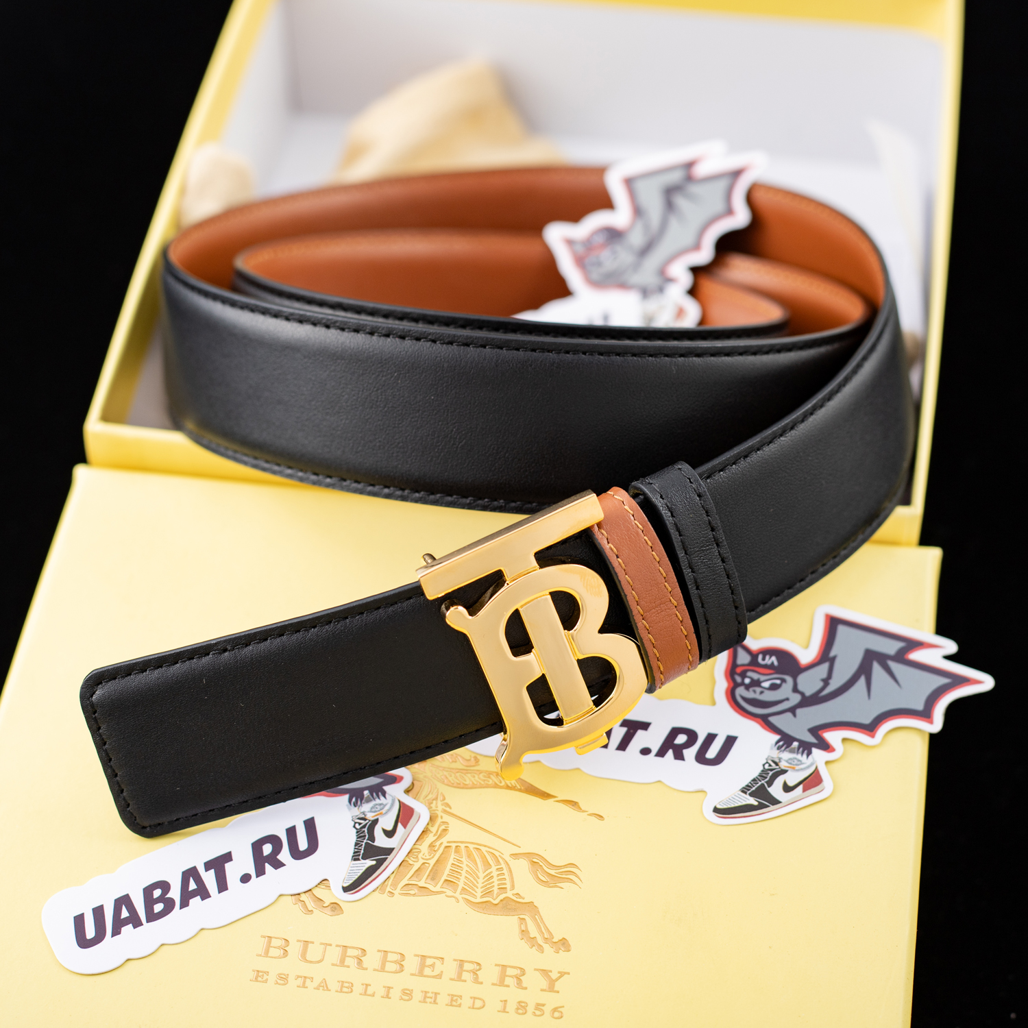 Burberry TB Logo Reversible belts 8071834 35mm