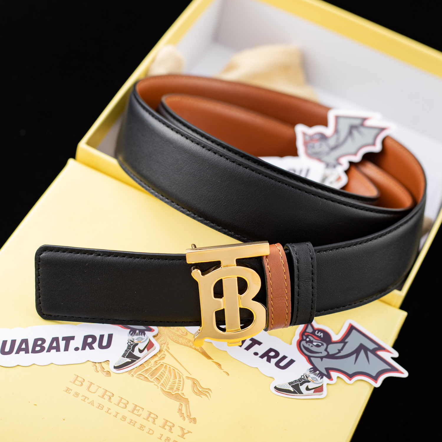 Burberry TB Logo Reversible belts 8071834 35mm