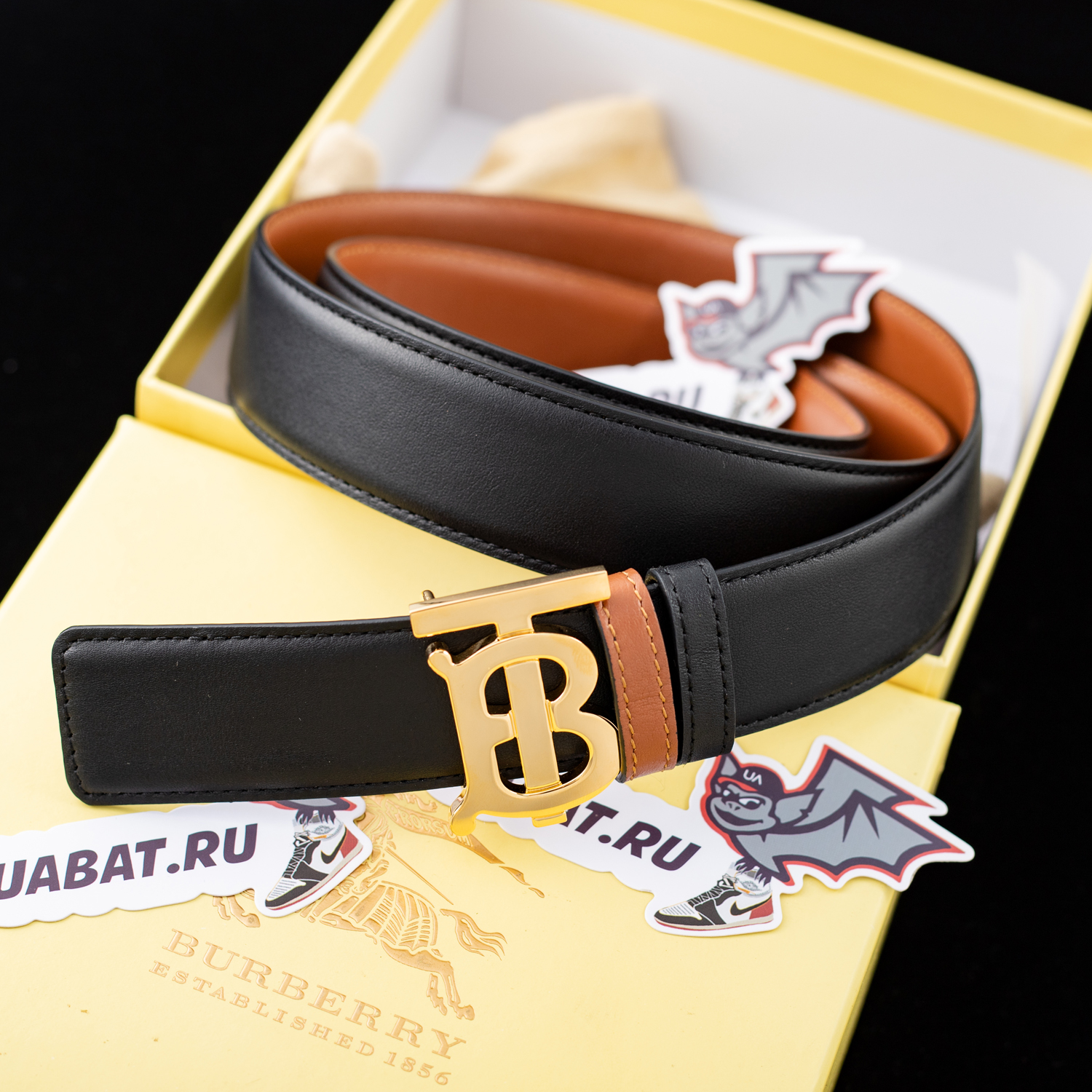 Burberry TB Logo Reversible belts 8071834 35mm