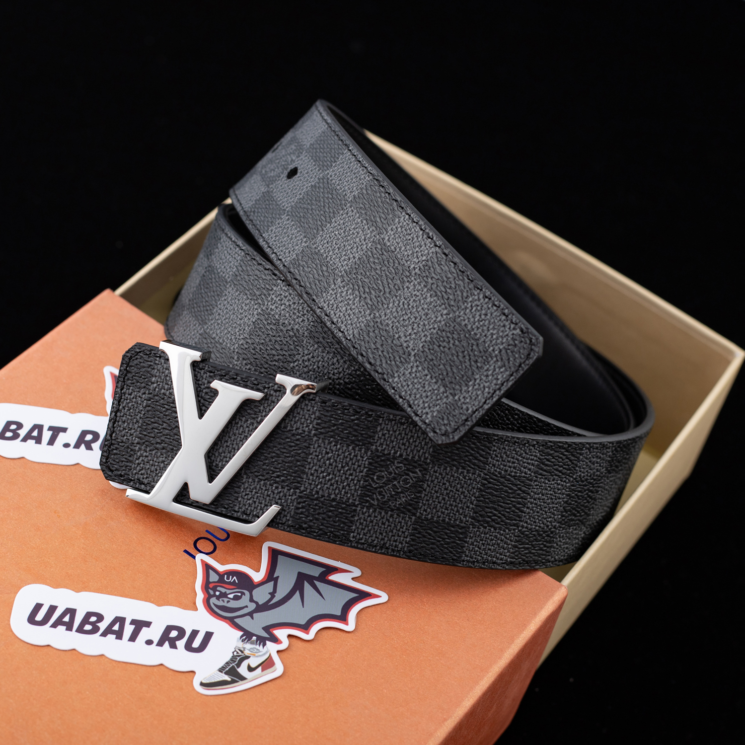 Louis Vuitton Initiales 40mm Reversible Belts M0107U