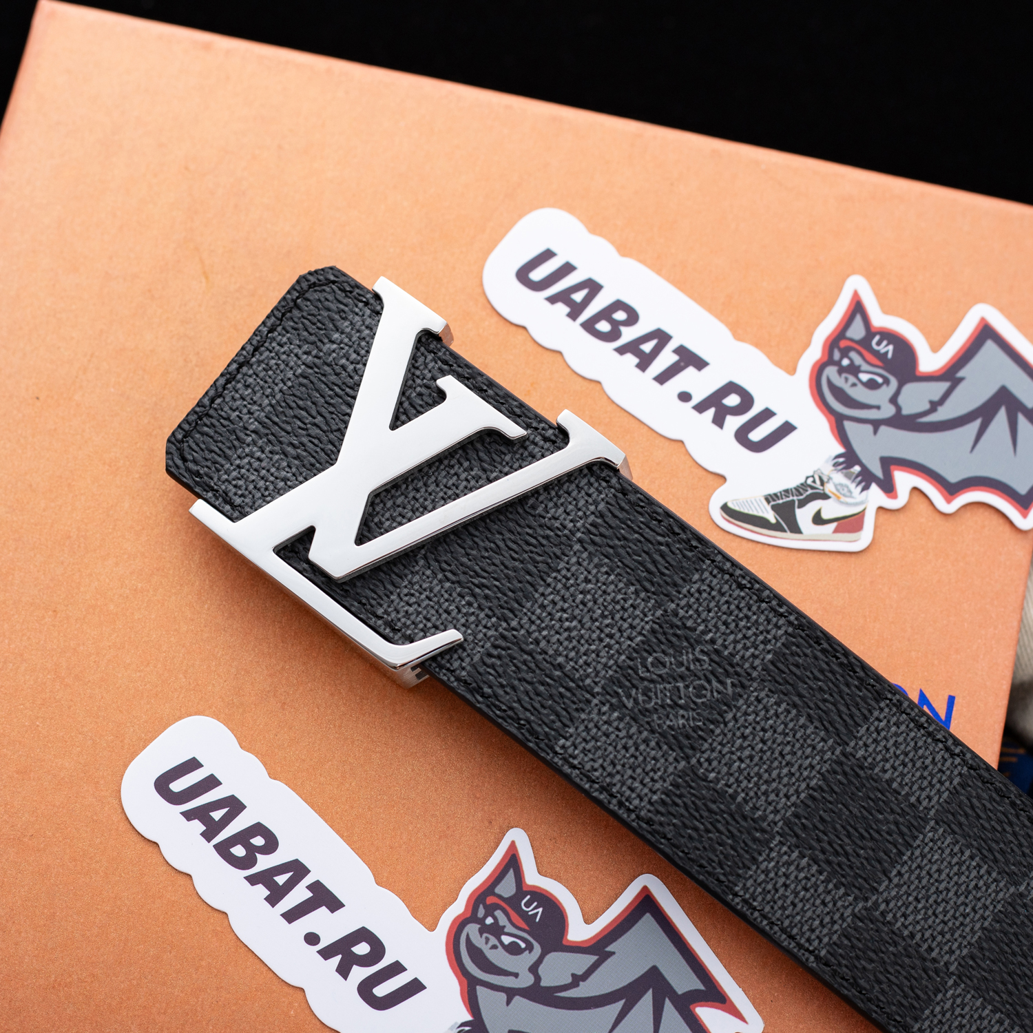 Louis Vuitton Initiales 40mm Reversible Belts M0107U