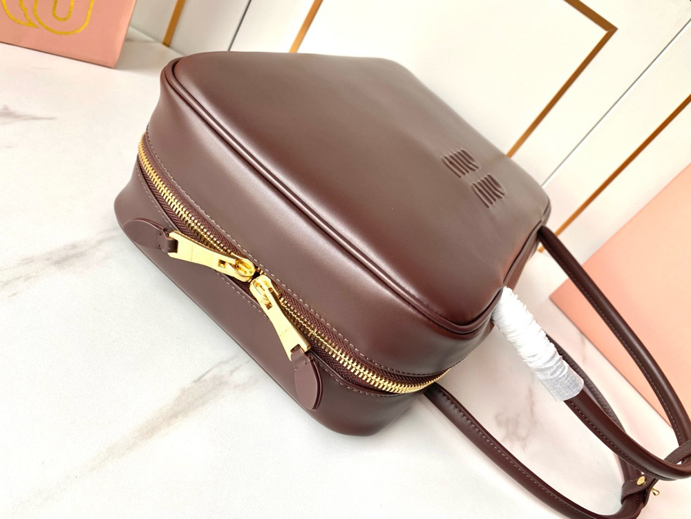 Miu Miu Leather Beau bags 5BB117 23*34*10cm