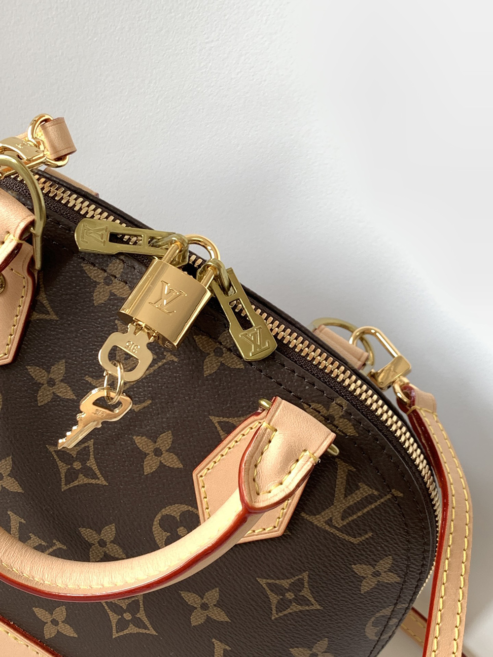 Louis Vuitton Alma BB Bags M46990 24*18*12cm