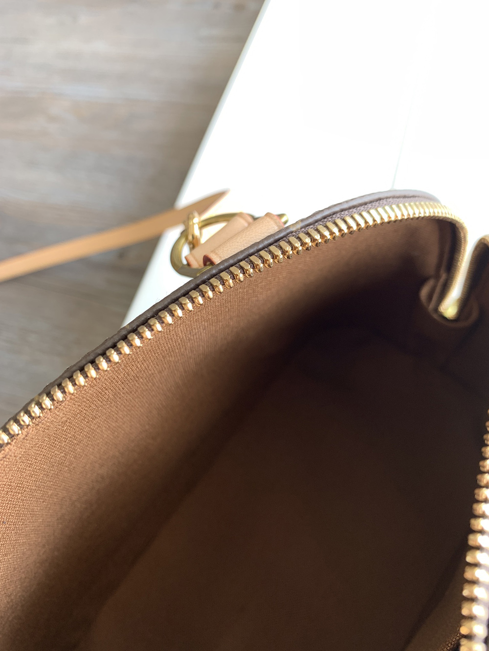 Louis Vuitton Alma BB Bags M46990 24*18*12cm