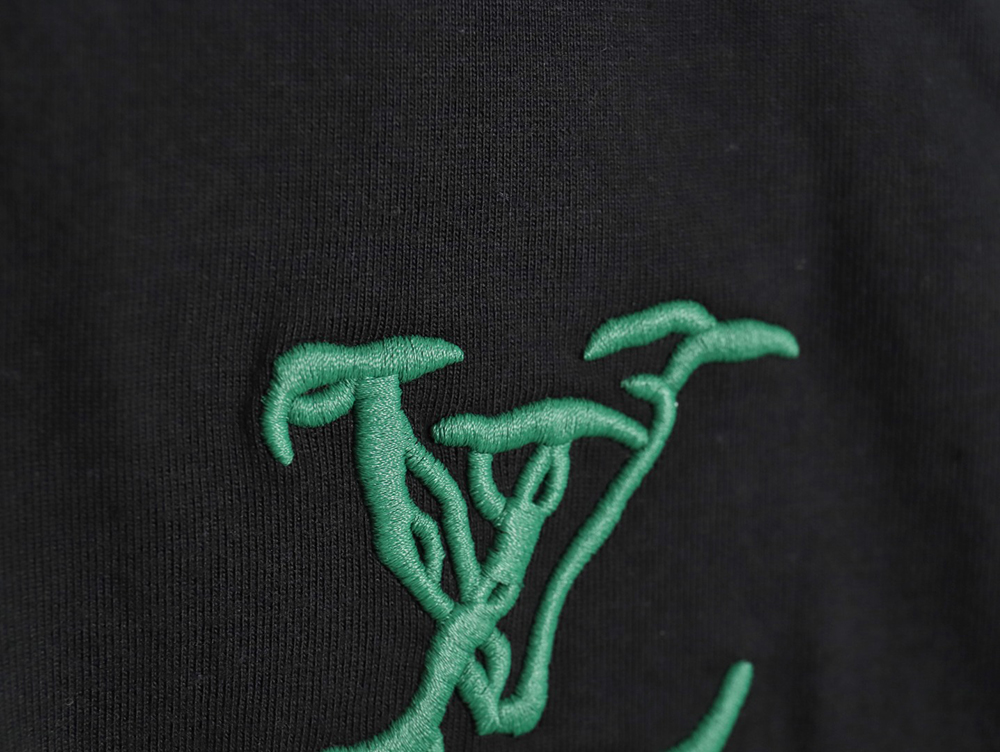 Louis Vuitton embroidered logo badge short-sleeved T-shirt TSK2