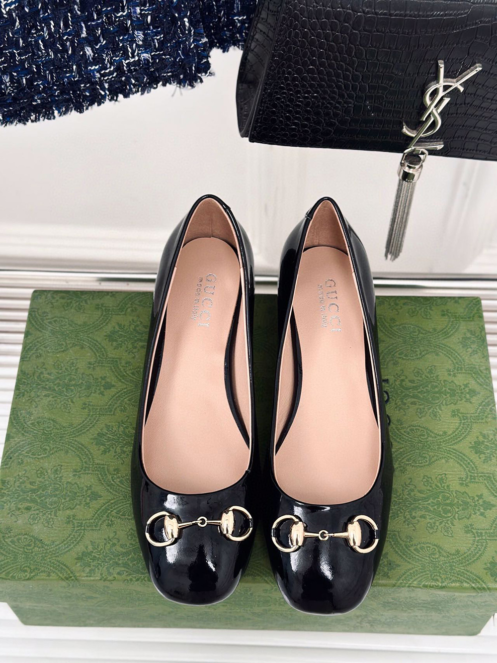 Gucci Horsebit black patent leather low heels