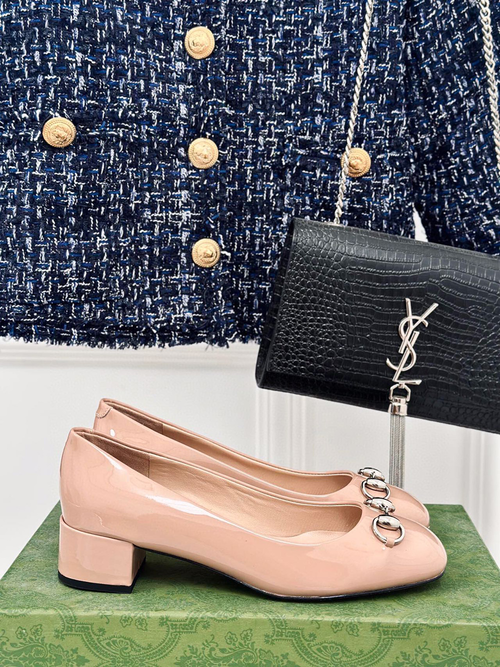 Gucci Horsebit black patent leather low heels