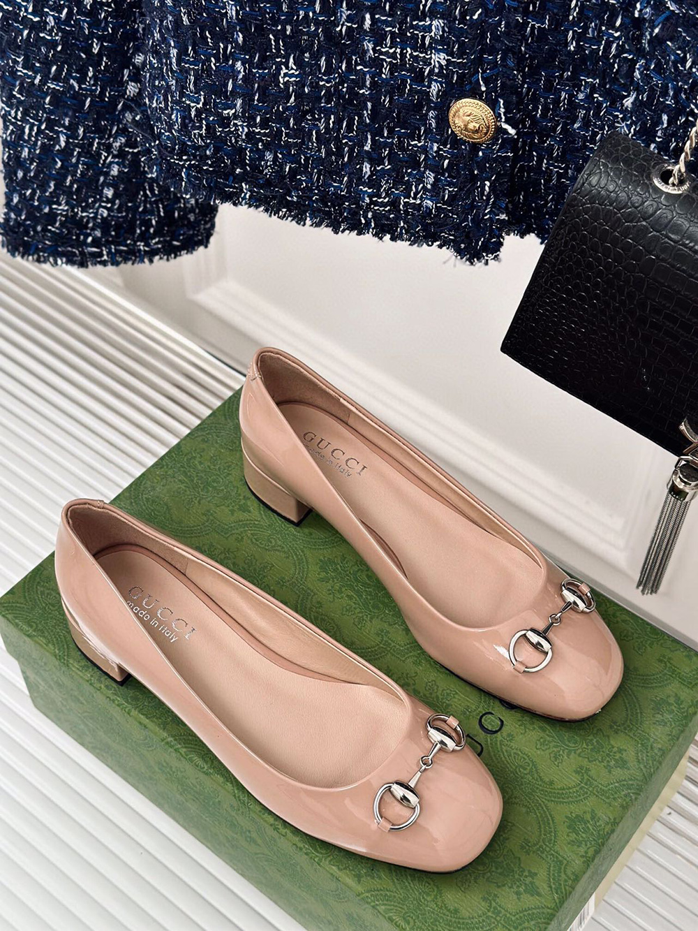 Gucci Horsebit black patent leather low heels