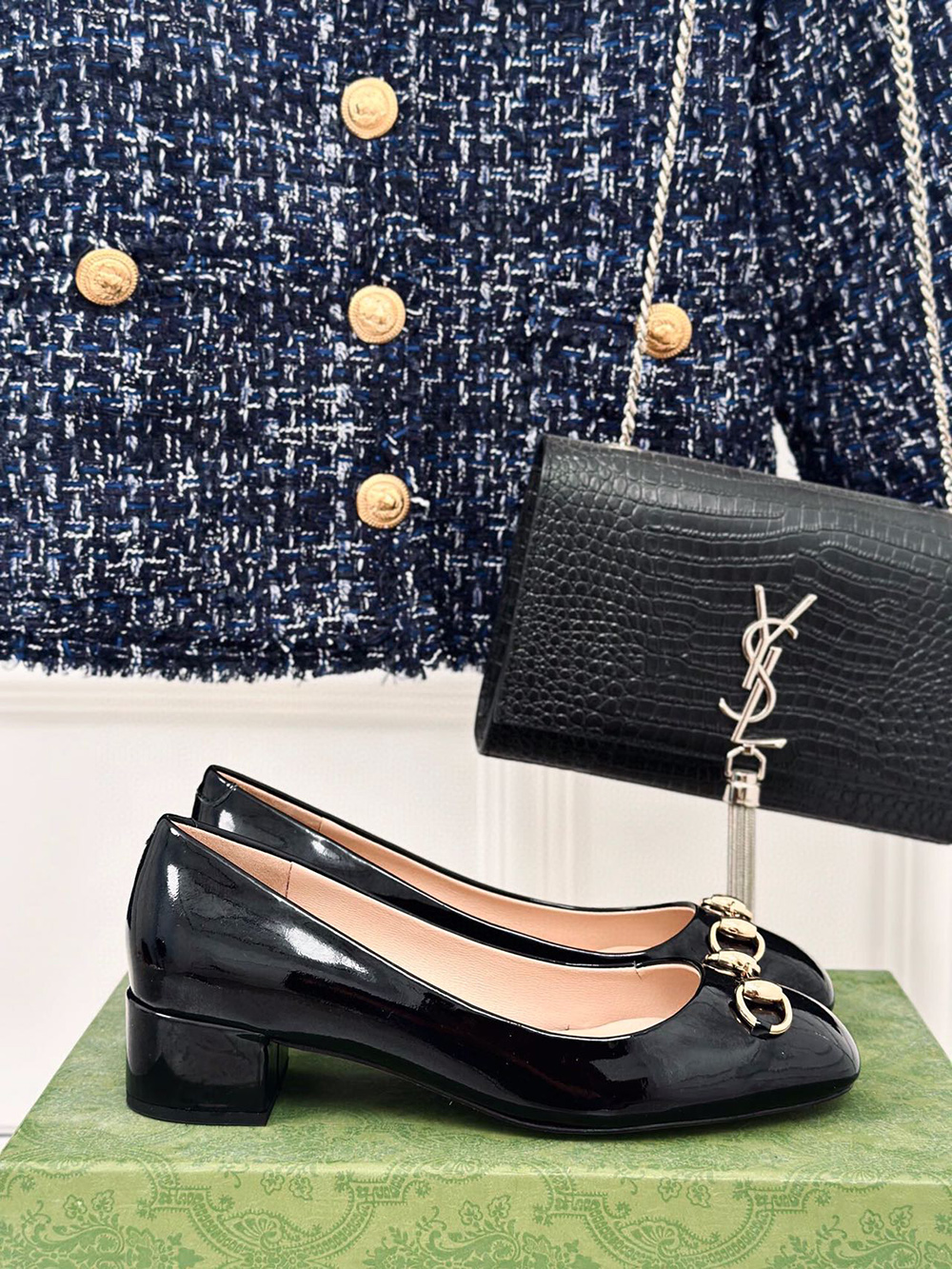 Gucci Horsebit black patent leather low heels