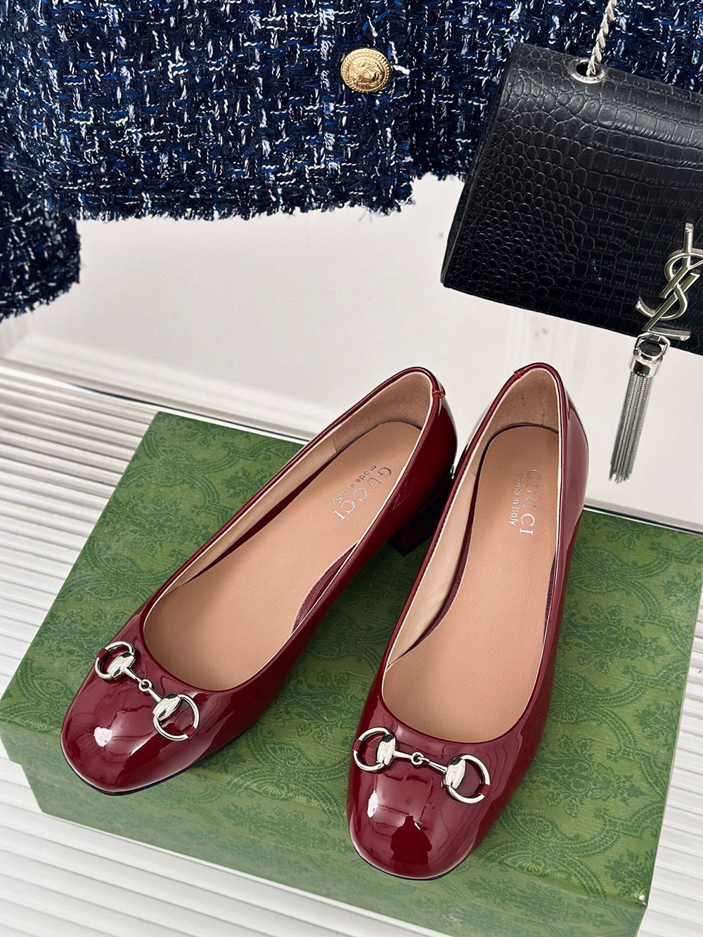 Gucci Horsebit black patent leather low heels