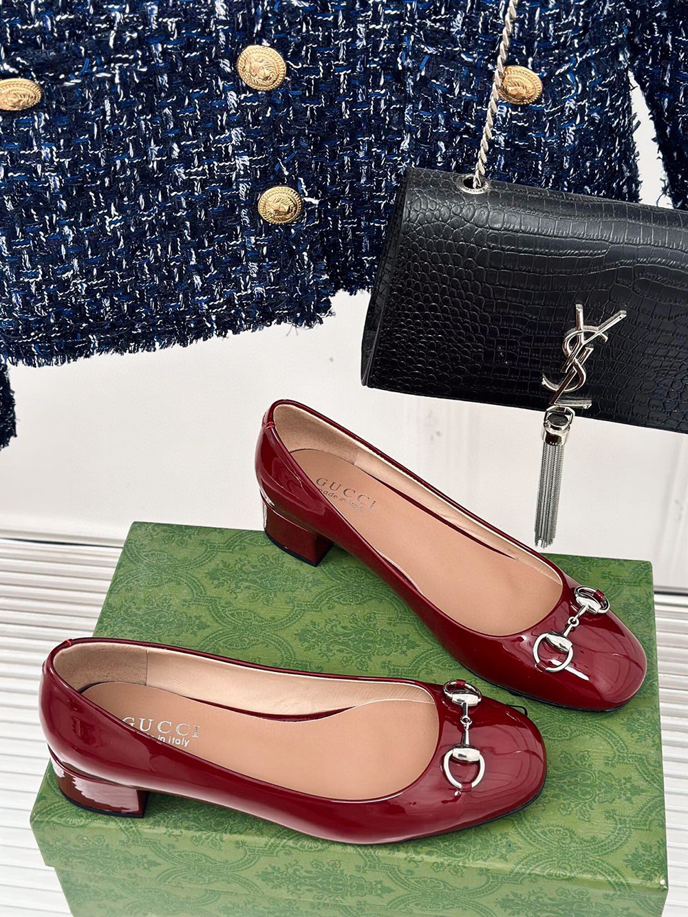 Gucci Horsebit black patent leather low heels