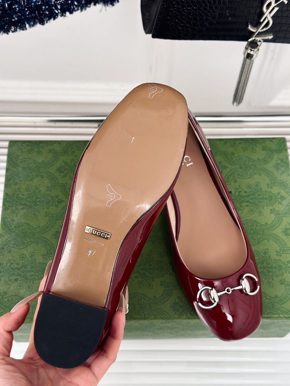 Gucci Horsebit black patent leather low heels