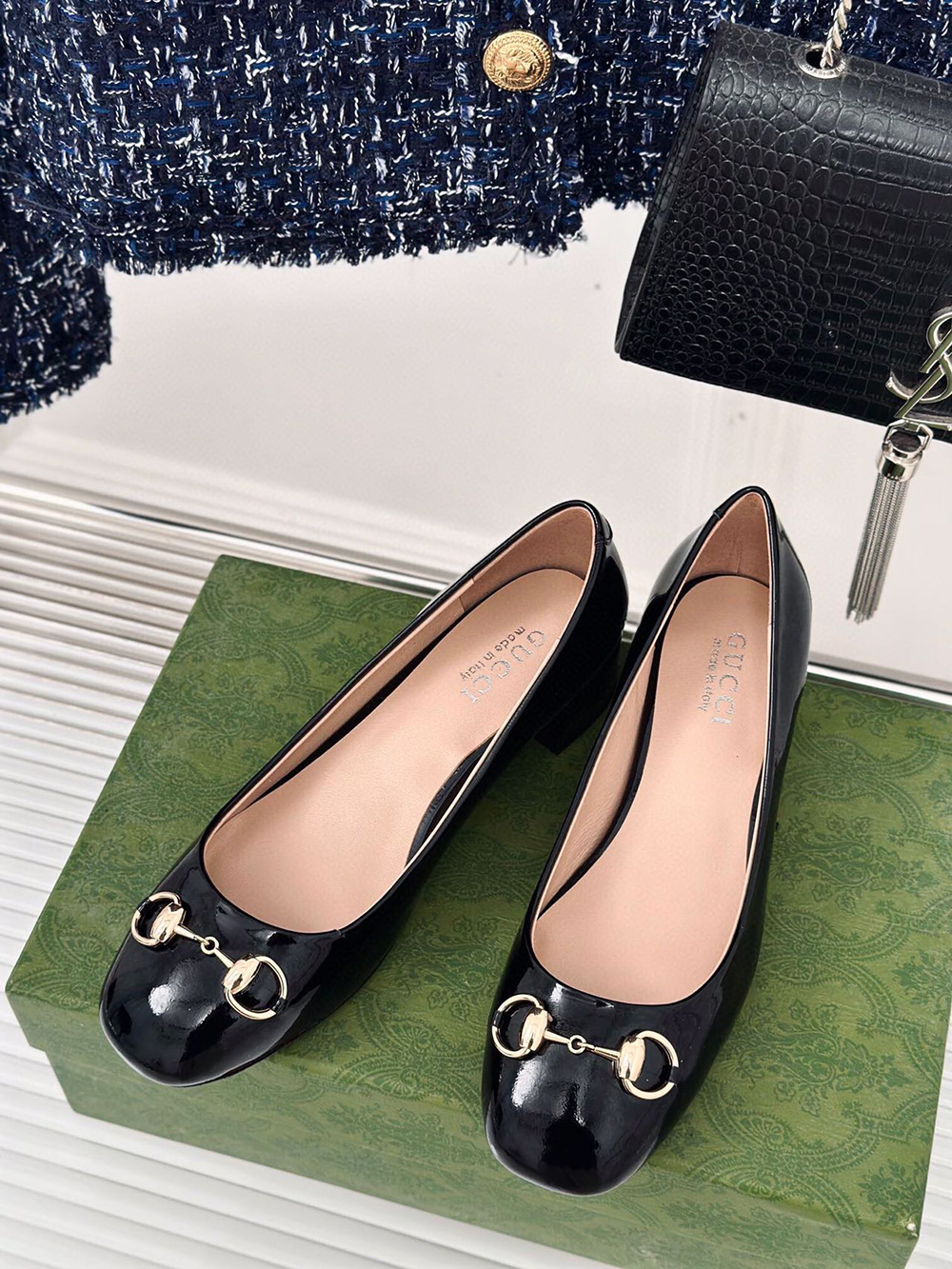 Gucci Horsebit black patent leather low heels