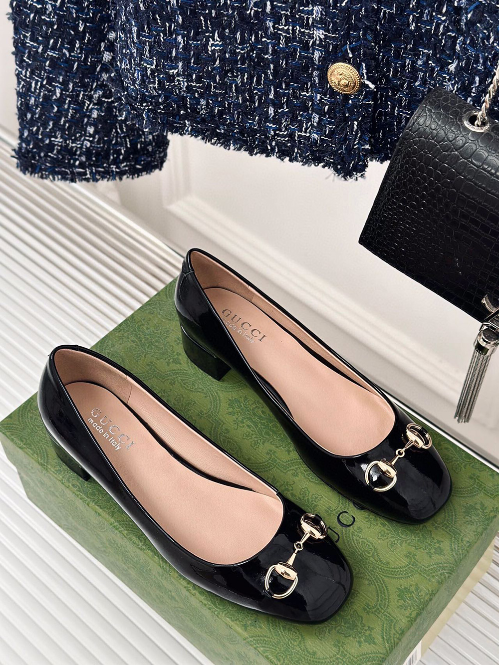 Gucci Horsebit black patent leather low heels