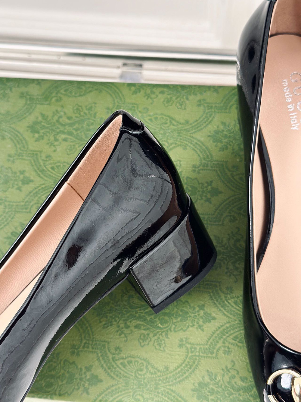 Gucci Horsebit black patent leather low heels