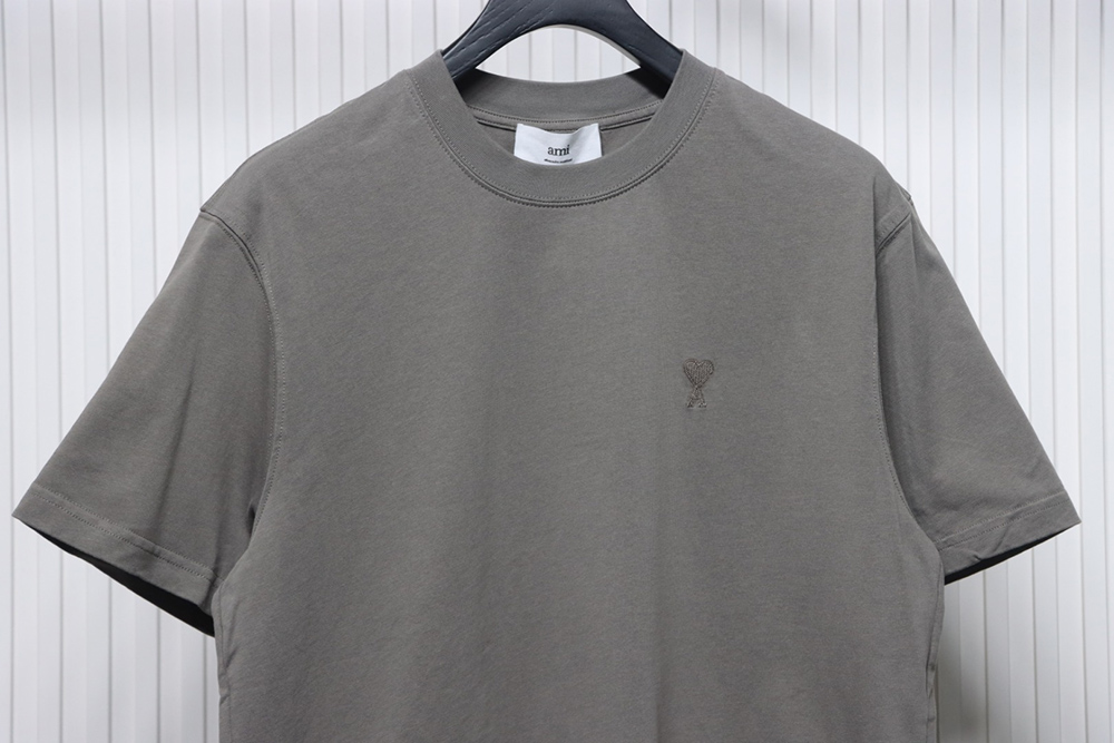 Ami Paris embroidered heart short-sleeved T-shirt