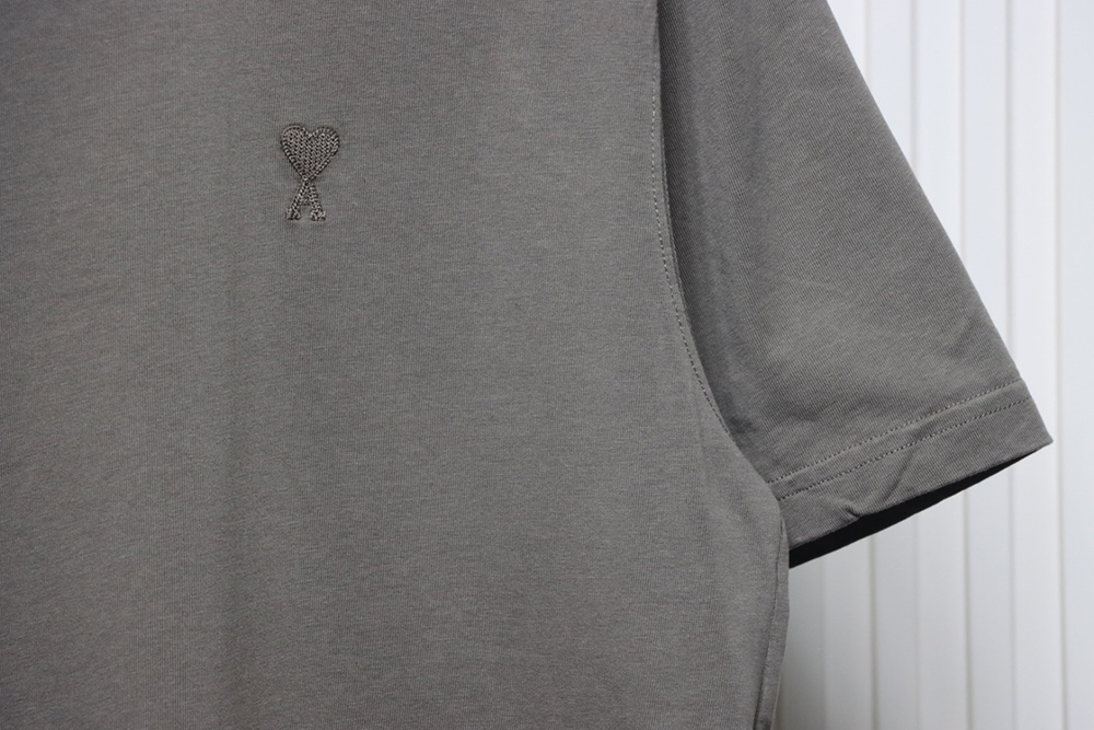 Ami Paris embroidered heart short-sleeved T-shirt