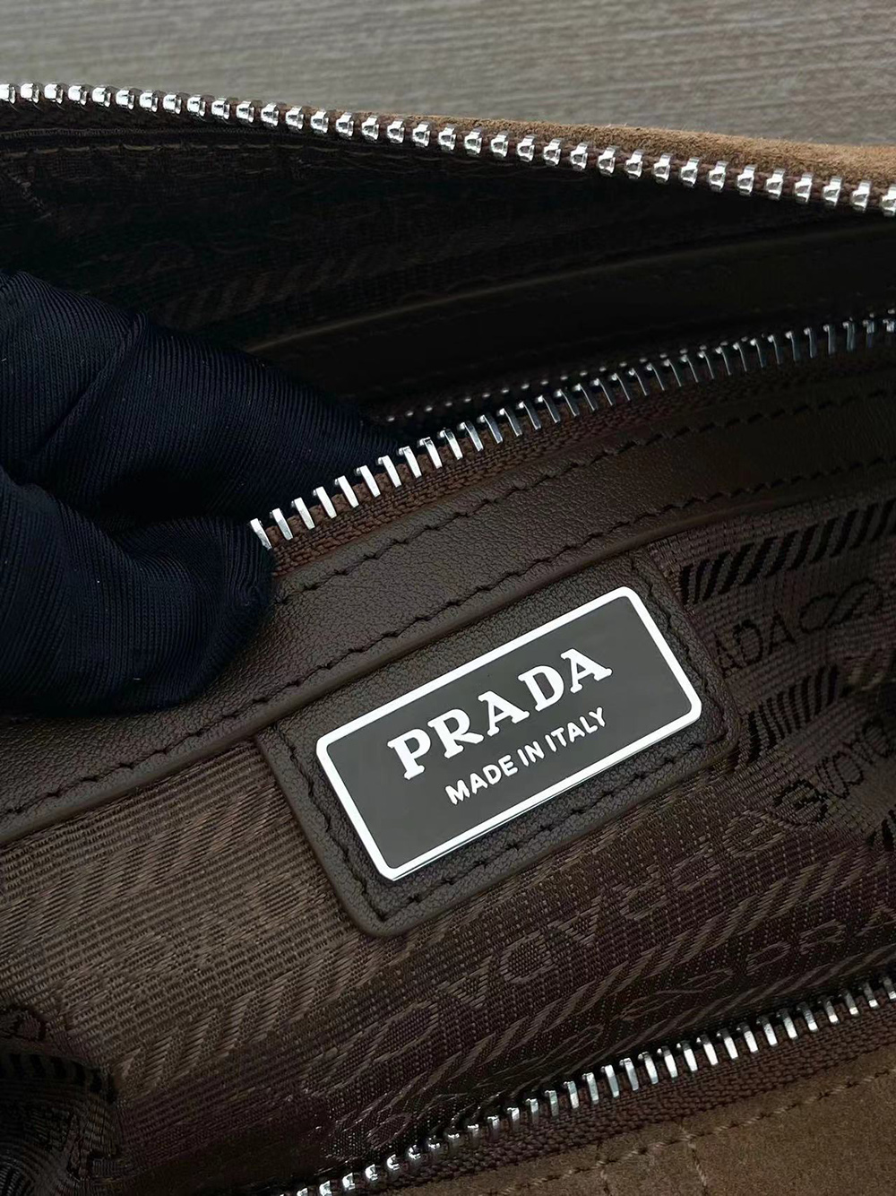 Prada Suede shoulder bags 2VH187 22*35*12cm