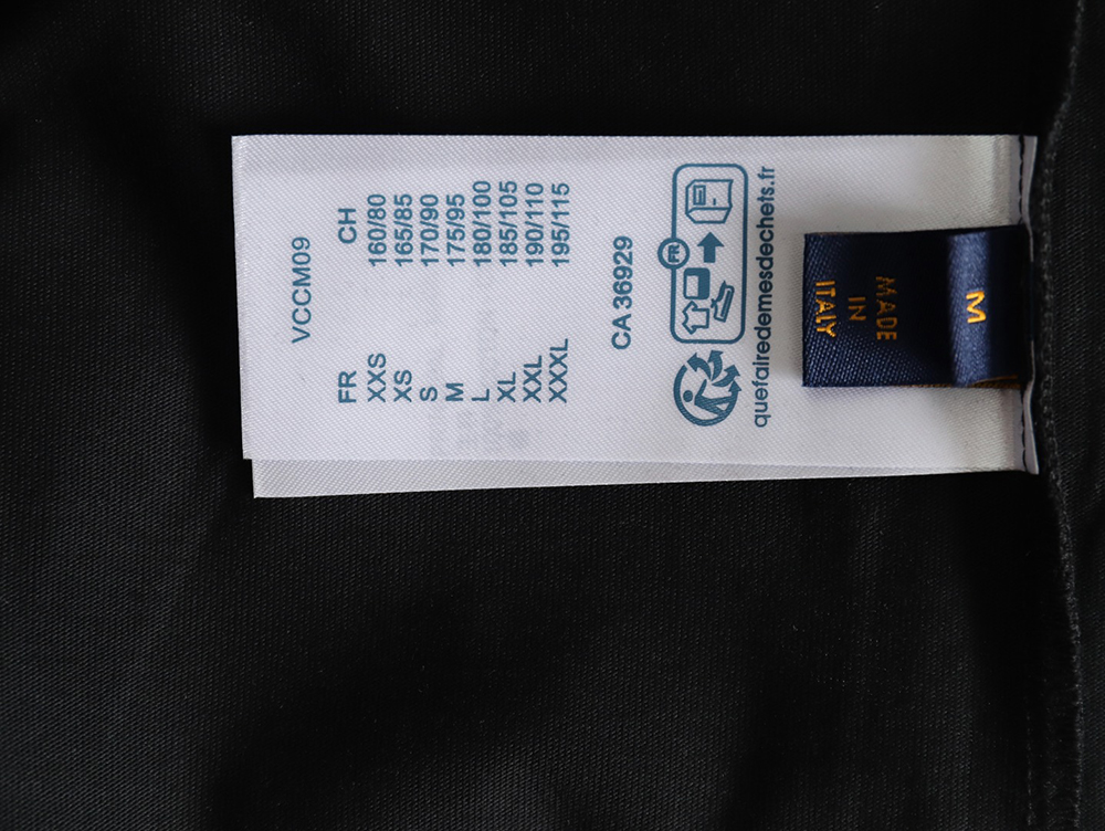 Louis Vuitton Cursive Chain Embroidered T-shirt TSK1