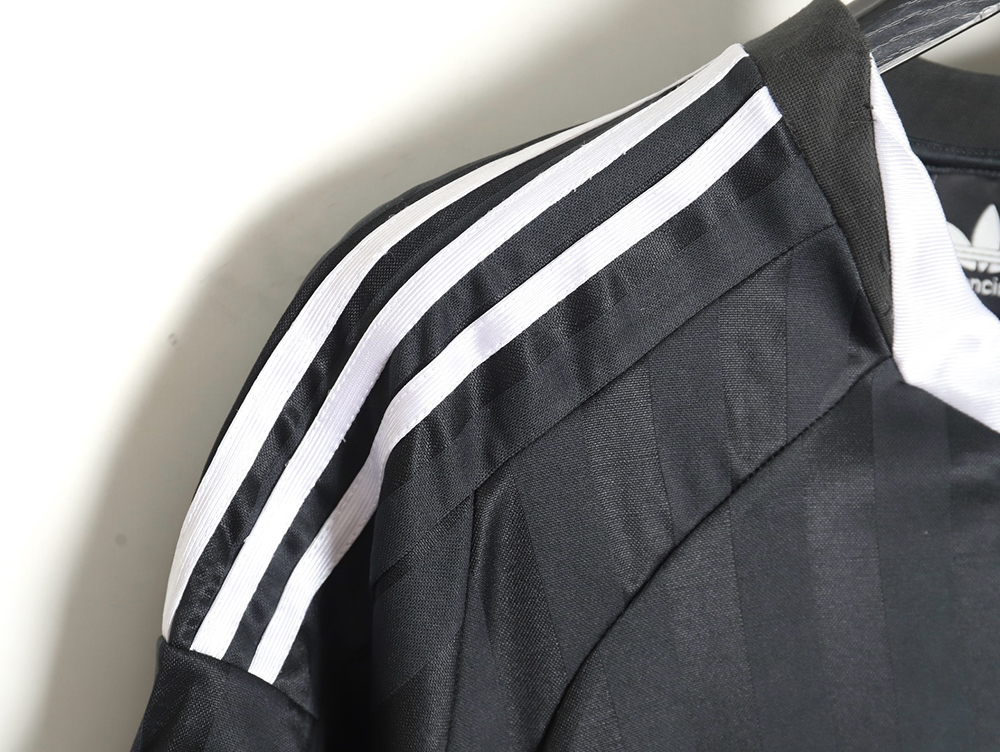 Balenciaga & Adidas joint Manchester United jersey short sleeves