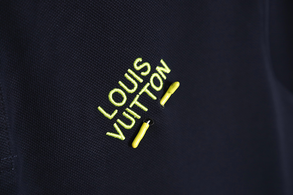 Louis Vuitton pin embroidered short-sleeved polo shirt navy blue