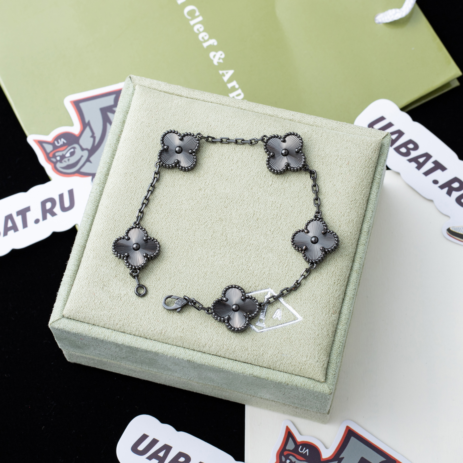 Van Cleef & Arpels bracelet  AU750