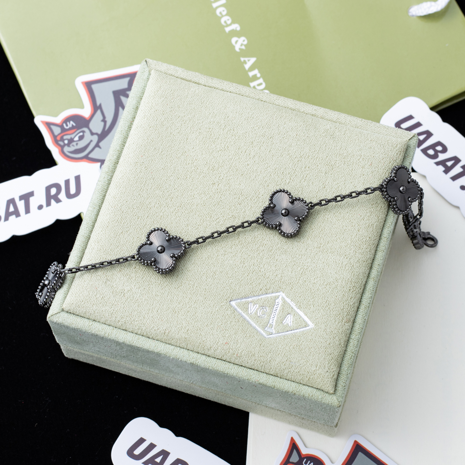 Van Cleef & Arpels bracelet  AU750