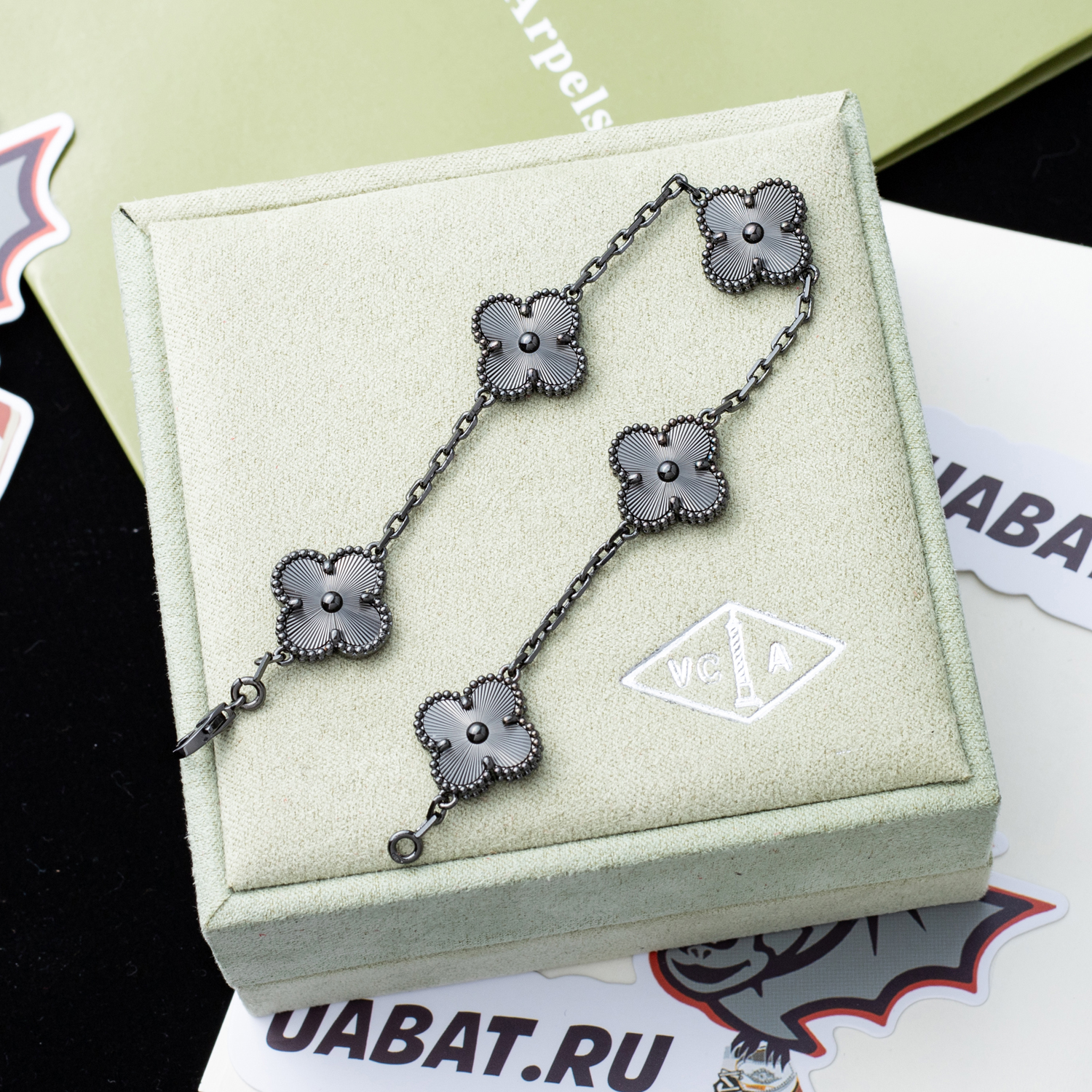 Van Cleef & Arpels bracelet  AU750