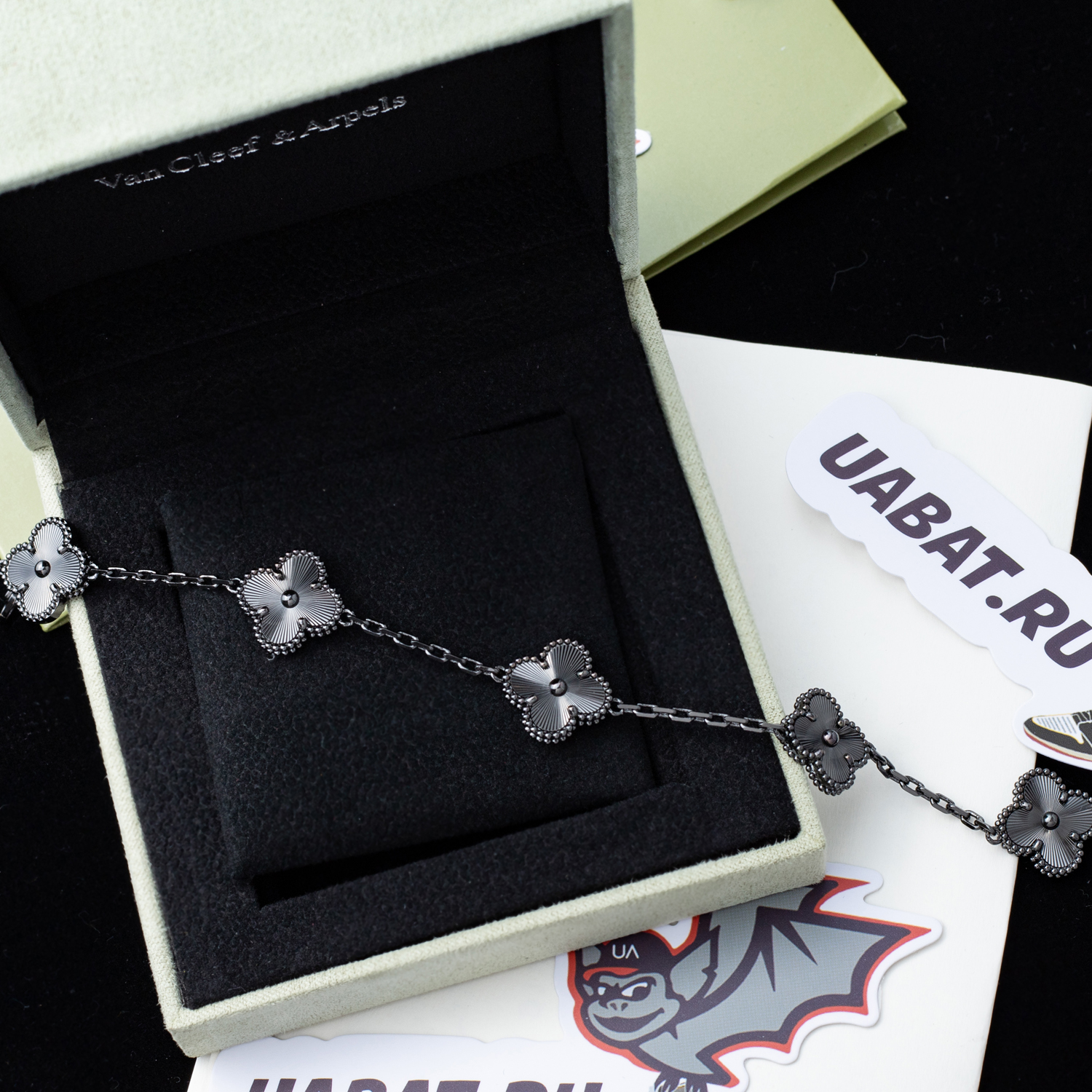 Van Cleef & Arpels bracelet  AU750
