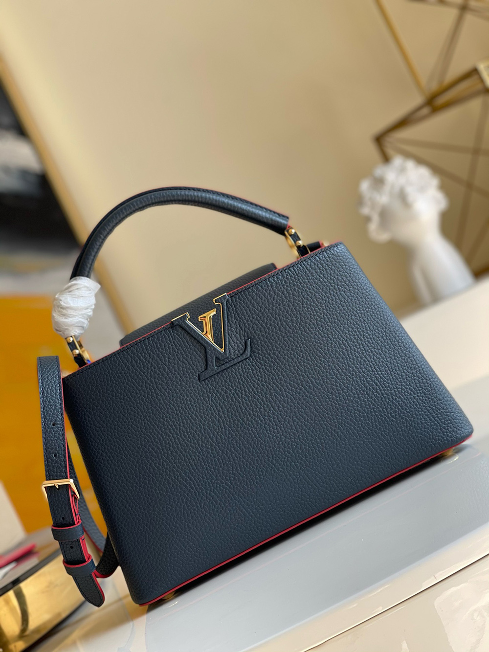 Louis Vuitton Capucines MM Bags M43934 31*21*11cm