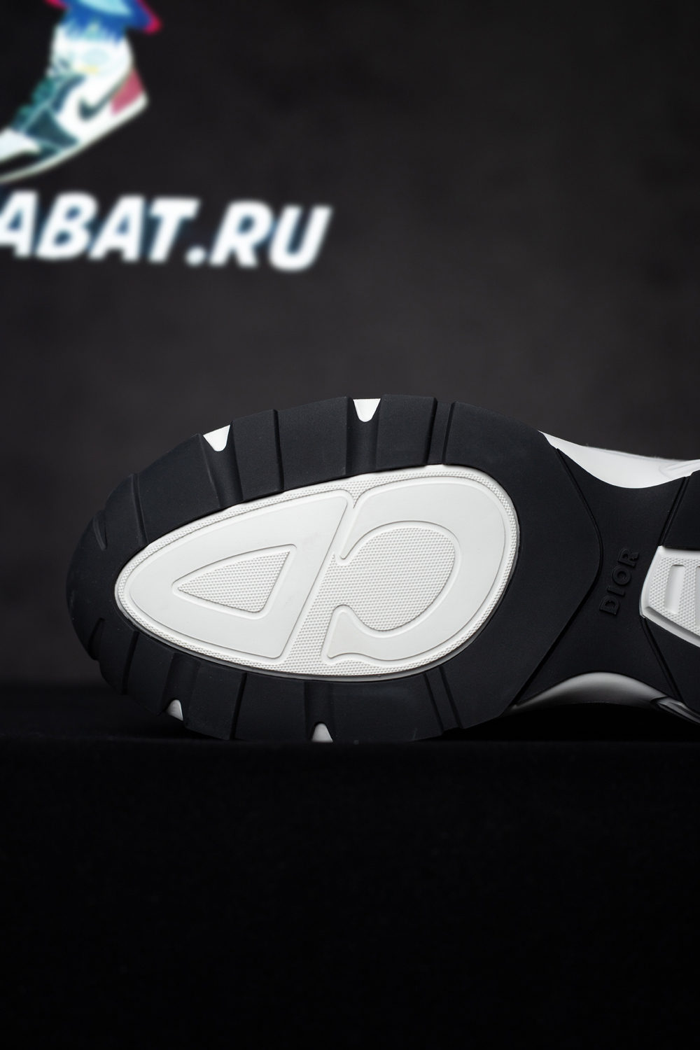 Dior B30 'Countdown - Grey'