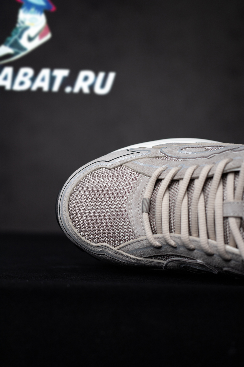 Dior B30 'Countdown - Grey'