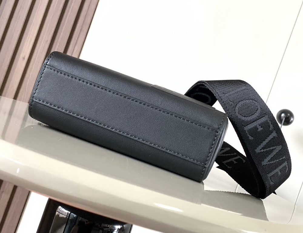 Loewe Mini crossbody camera bags 9111 18*13*8.5cm