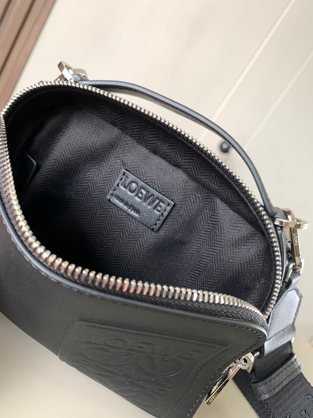Loewe Mini crossbody camera bags 9111 18*13*8.5cm