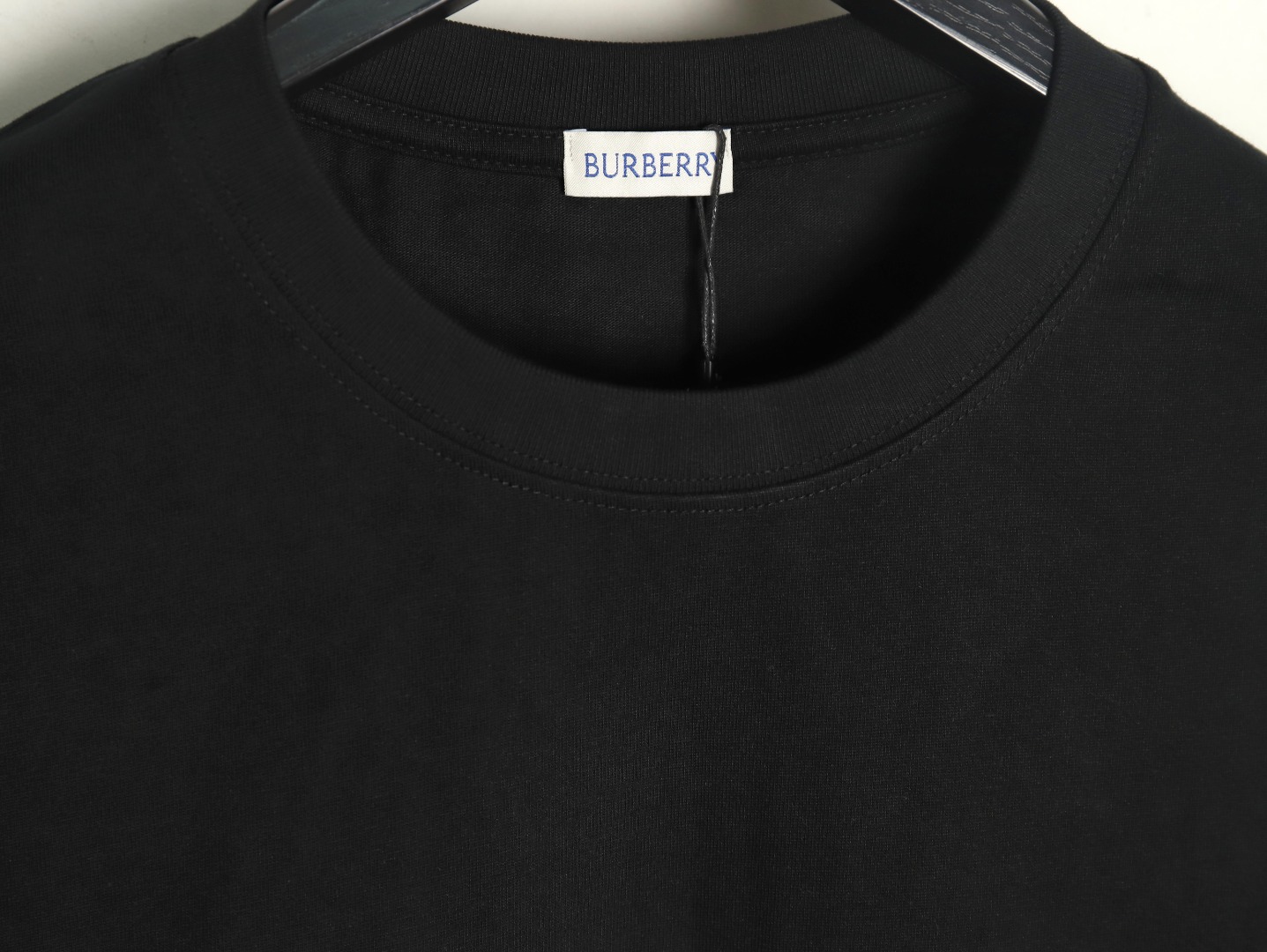 Burberry white horizontal striped war horse print short sleeves TSK1