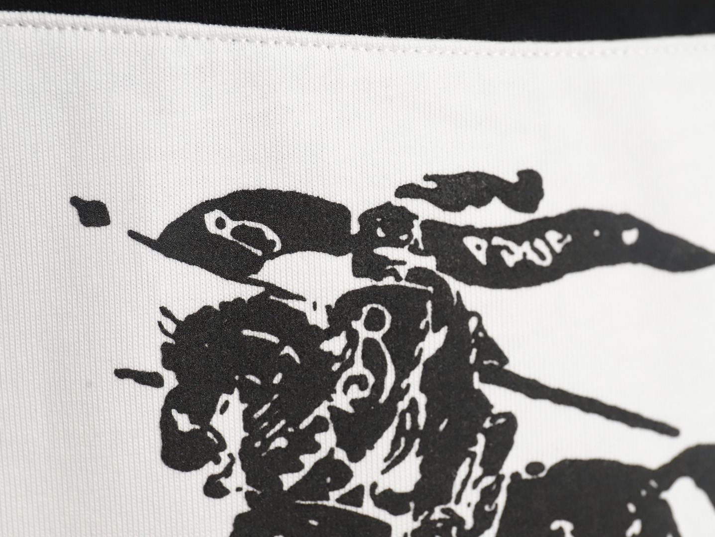 Burberry white horizontal striped war horse print short sleeves TSK1