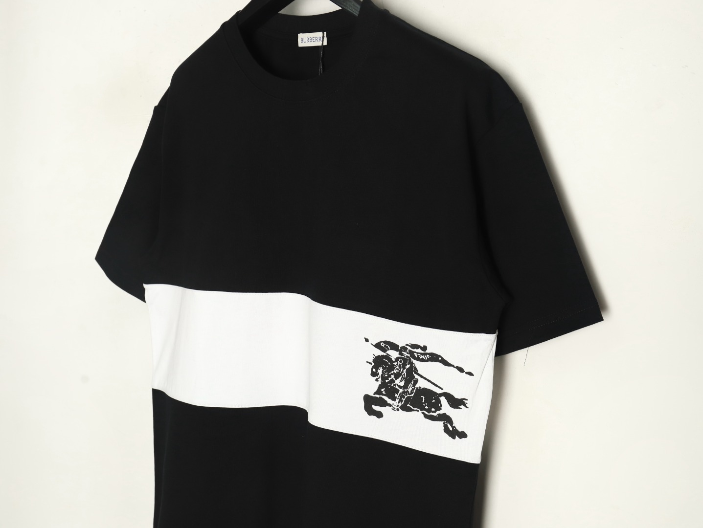 Burberry white horizontal striped war horse print short sleeves TSK1
