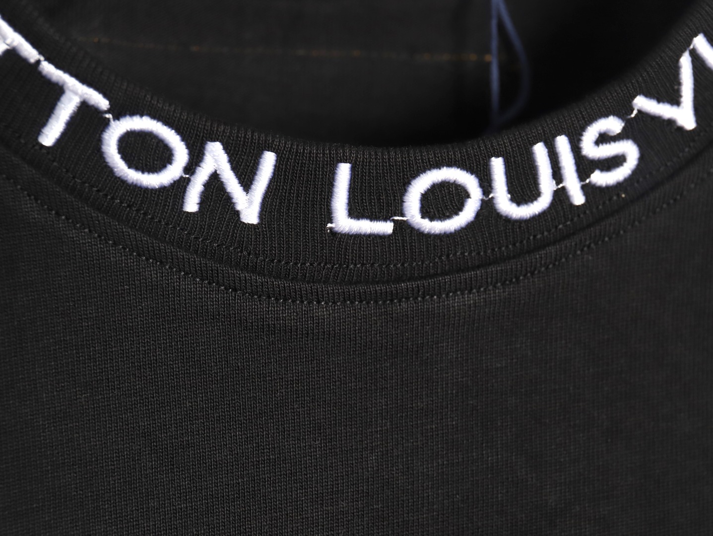 Louis Vuitton Embroidered Logo Short Sleeve T-Shirt TSK1