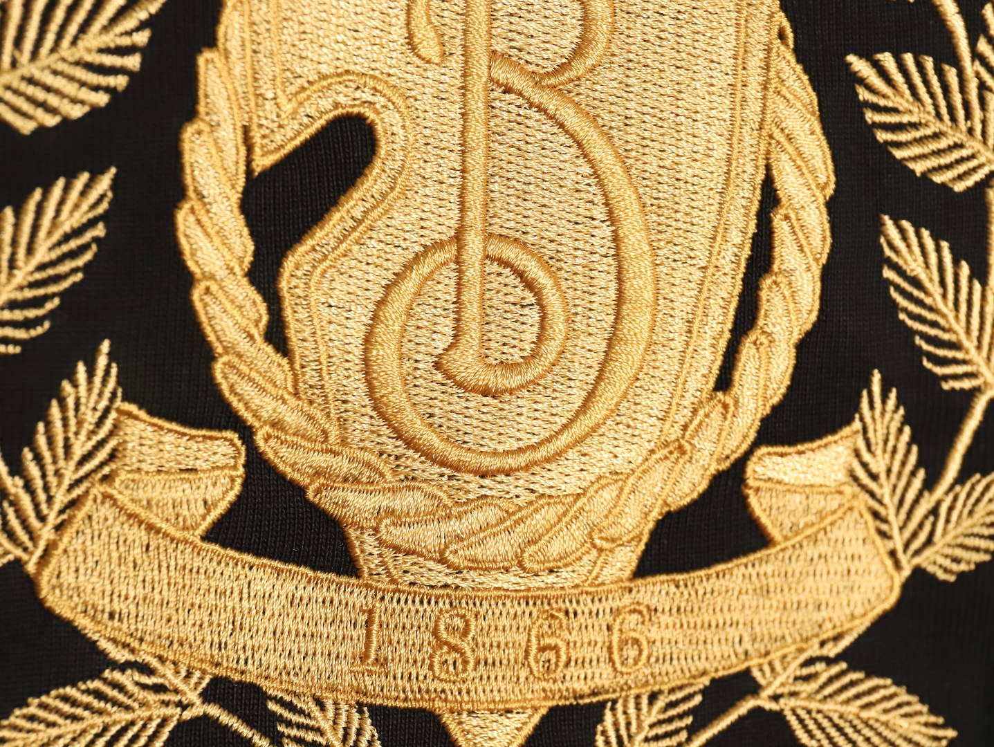 Burberry Gold Leaf Logo Short Sleeve T-Shirt TSK1