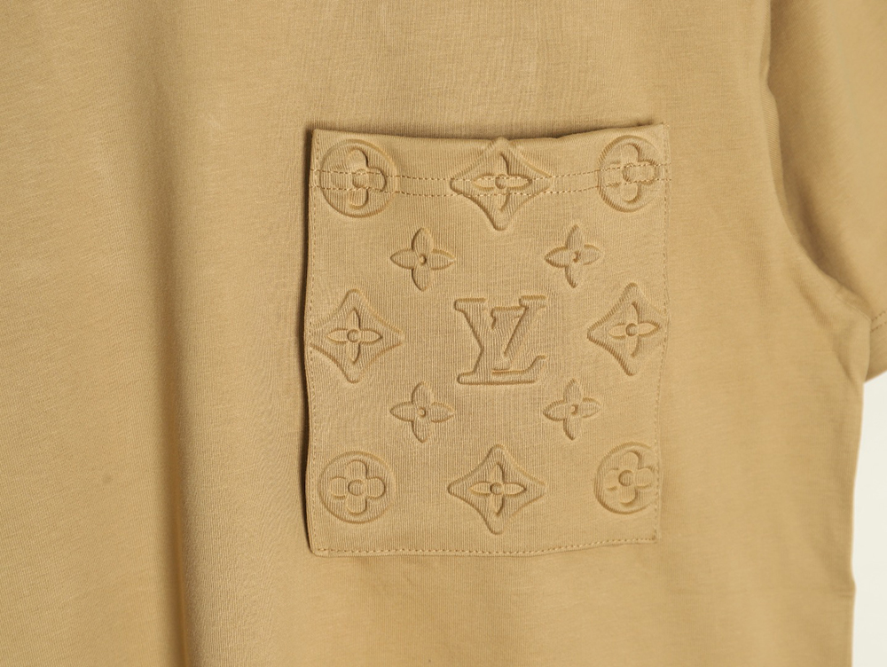 Louis Vuitton dark pattern presbyopic pocket short sleeves