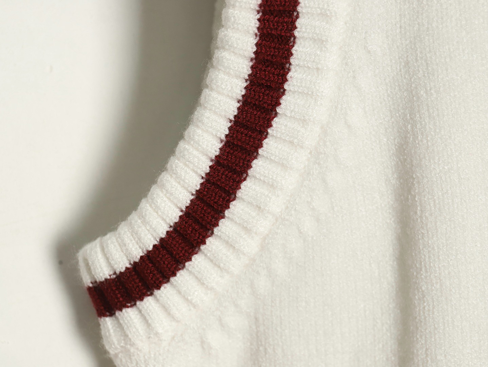 Louis Vuitton badge contrast lettering embroidered knitted vest