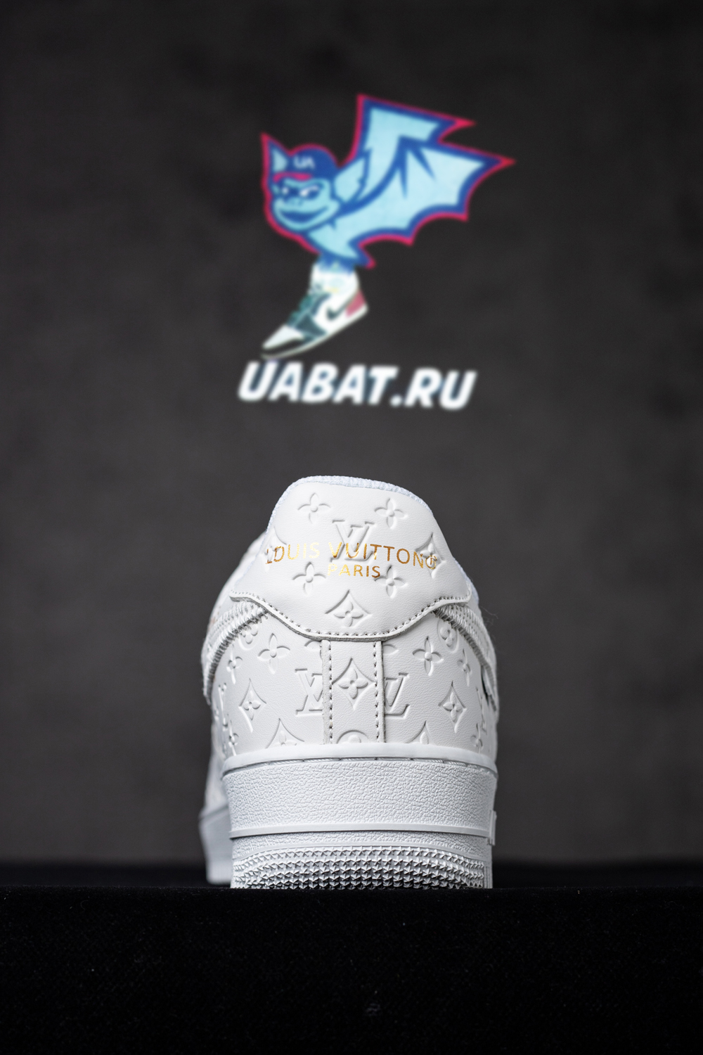 Louis Vuitton x Air Force 1 Low ''Triple White''
