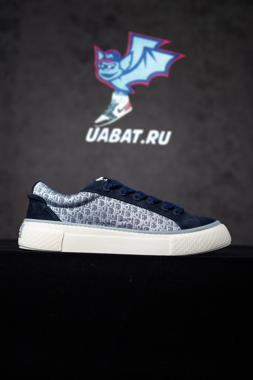 B33 SNEAKER Navy blue Smooth Calfskin Dior Oblique Jacquard