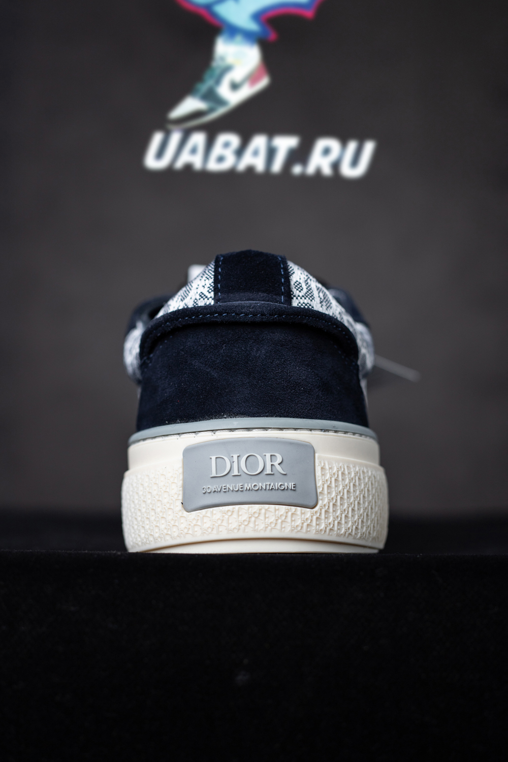 B33 SNEAKER Navy blue Smooth Calfskin Dior Oblique Jacquard
