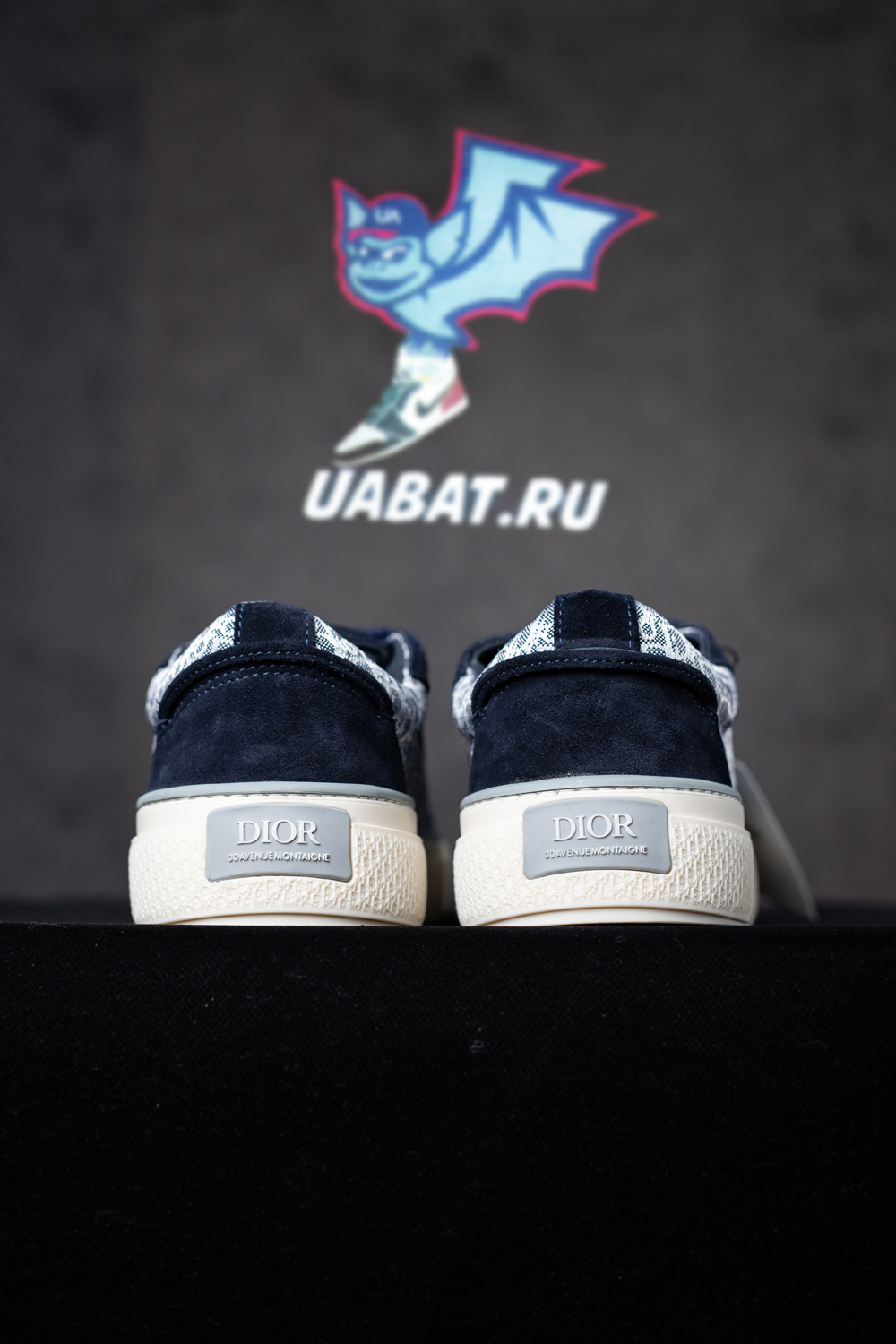 B33 SNEAKER Navy blue Smooth Calfskin Dior Oblique Jacquard