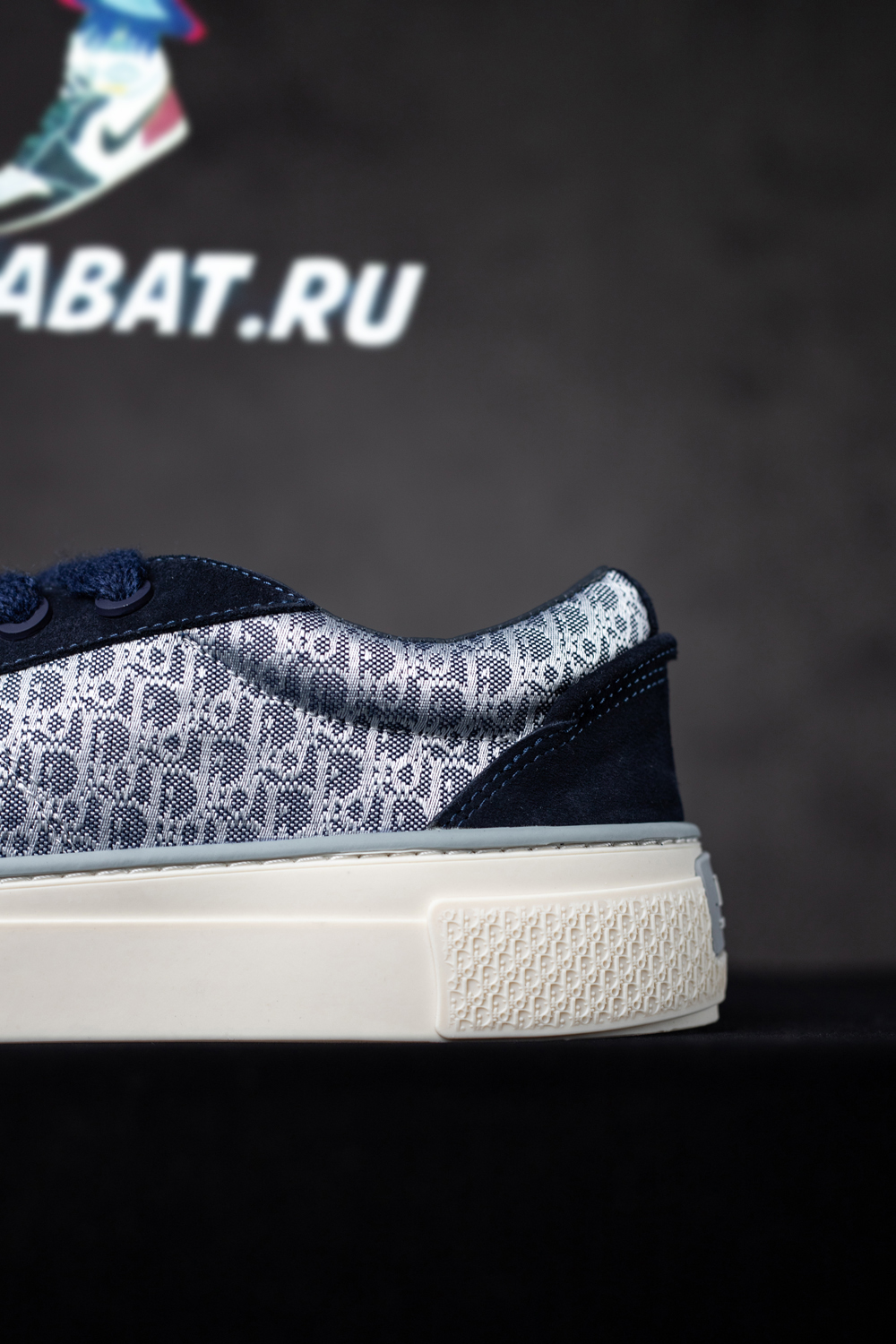 B33 SNEAKER Navy blue Smooth Calfskin Dior Oblique Jacquard