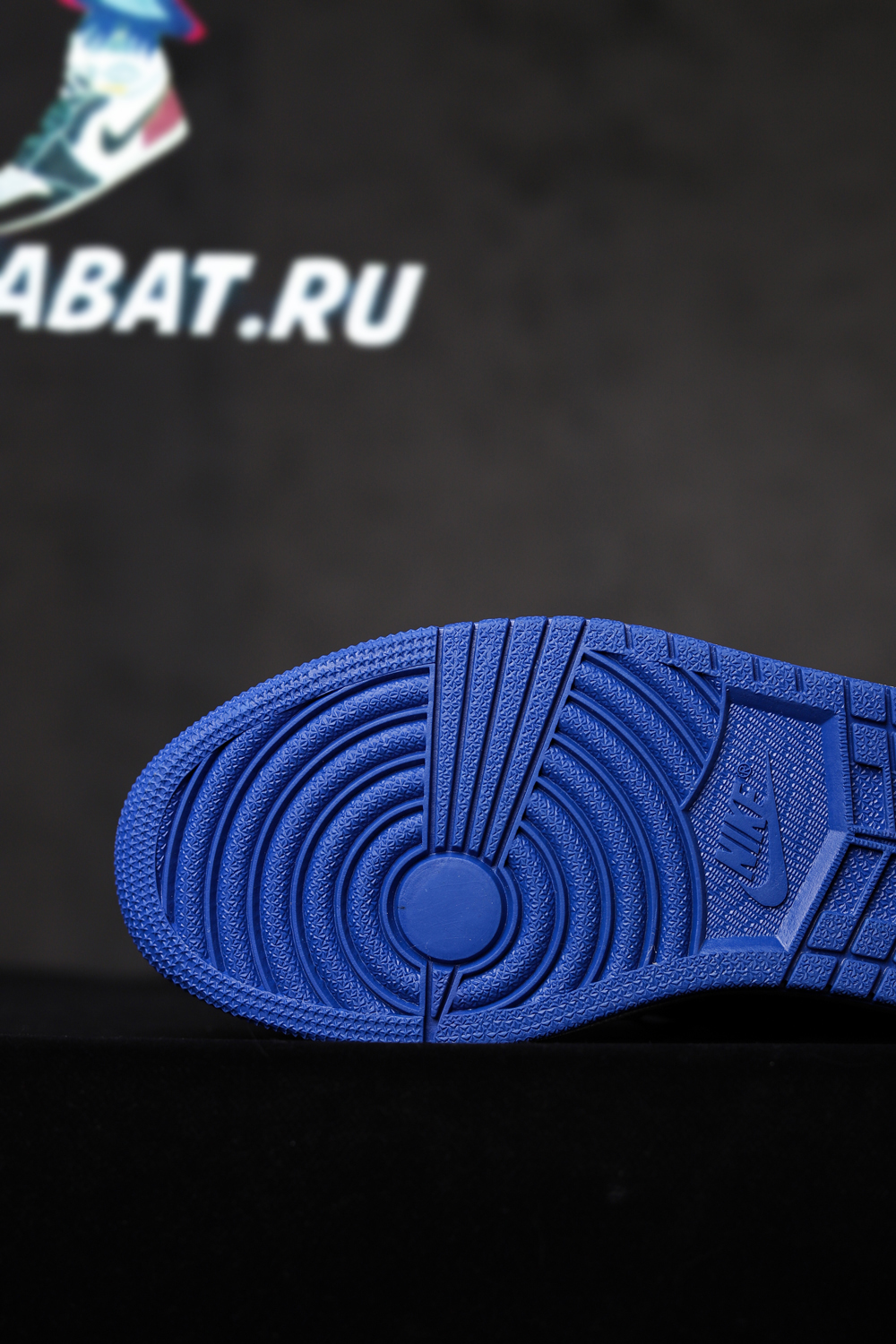 Air Jordan 1 Retro High OG 'Royal' 2017