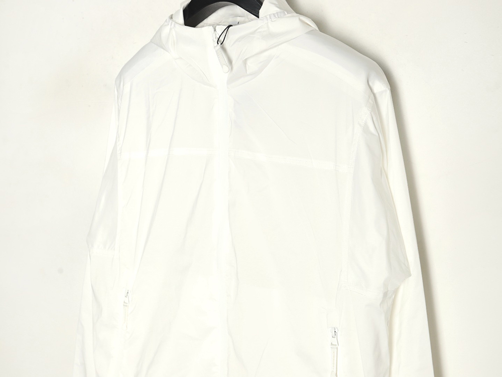 Burberry Back Cutout Warhorse Lightweight Jacket